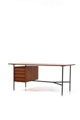 Ovanlig skrivbord "H-55" av Åke Hassbjer i teak och stål underrede, 1950tal