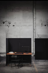 Ovanlig skrivbord "H-55" av Åke Hassbjer i teak och stål underrede, 1950tal