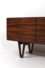 Ib Kofod-Larsen sideboard i jakaranda.