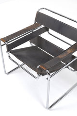 Ett par Wassily Lounge Chairs av Marcel Breuer för Knoll