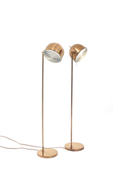 Golvlampor i mässing. Guldfärgade Bergboms lampor med runt kupa