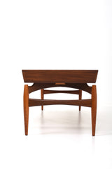 Teak soffbord med fyra lådor på sidorna Design med spindelliknande ben