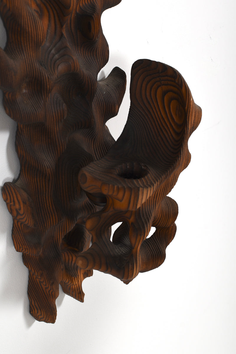 Erkki Hovi väggljusstake i skulpterat trä - Finn Atelier Oy, Finland 70-tal