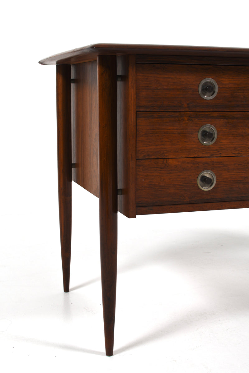 Elegant skrivbord med låsbart skåp och öppna hyllor, 50tal