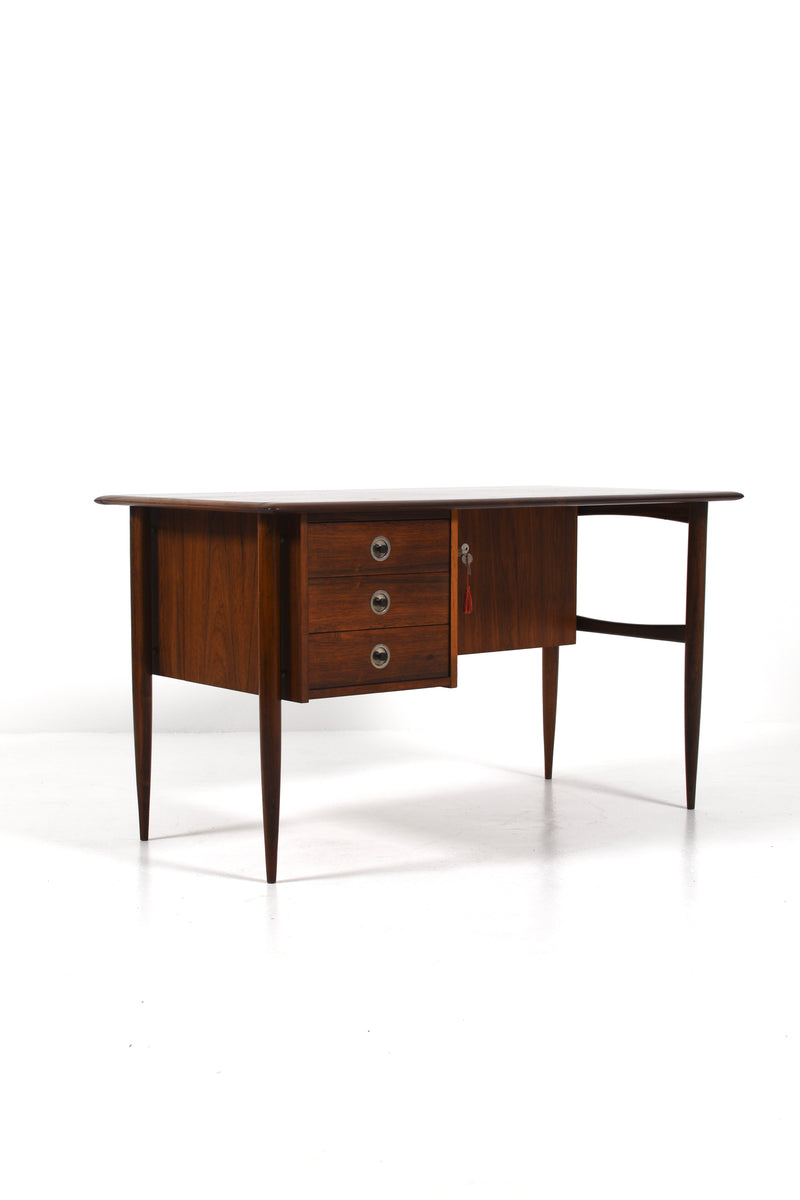 Elegant skrivbord med låsbart skåp och öppna hyllor, 50tal