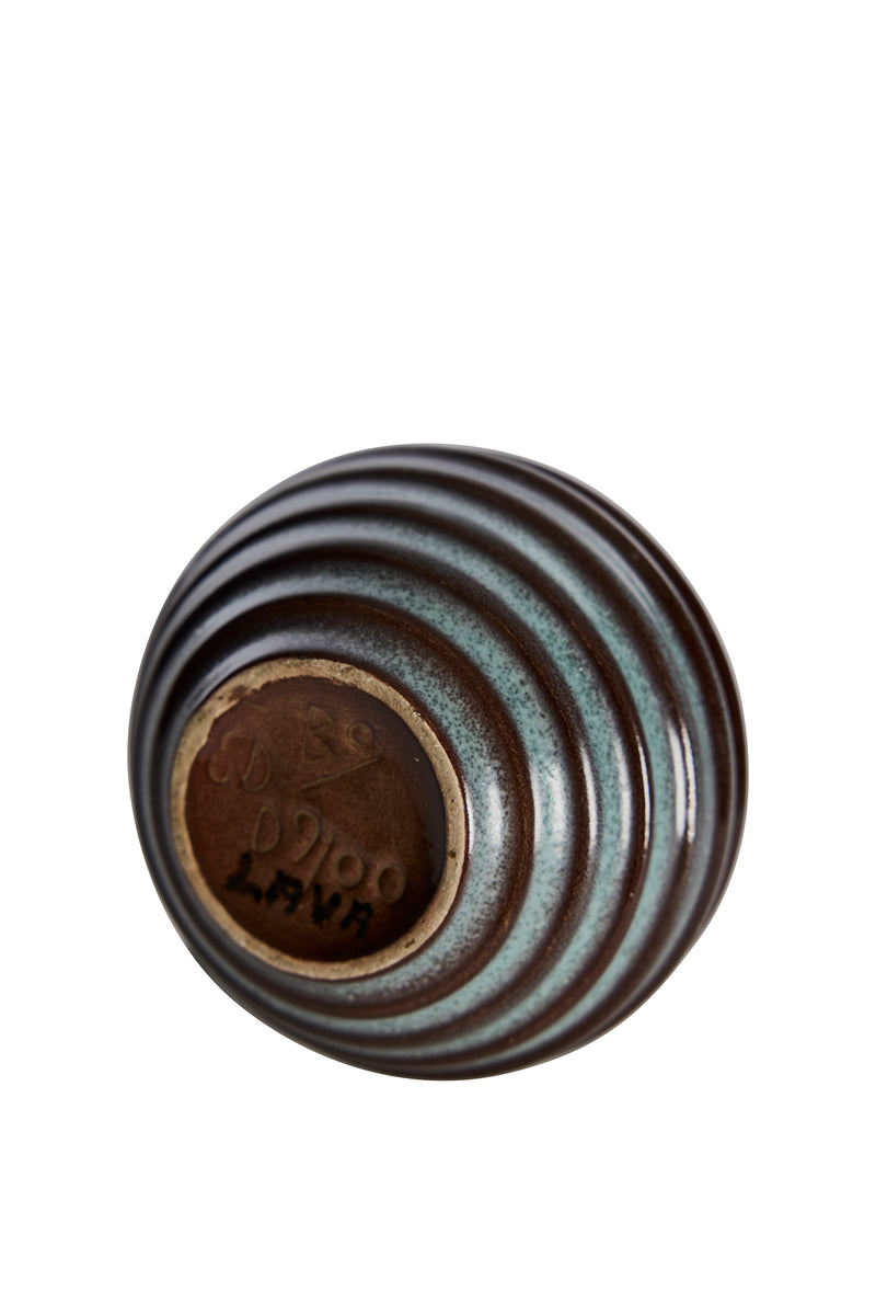 Signerad botten av kulvas "Lava", märkt Bo Fajans, modell D9/00 – Ewald Dahlskog, 1930-tal.