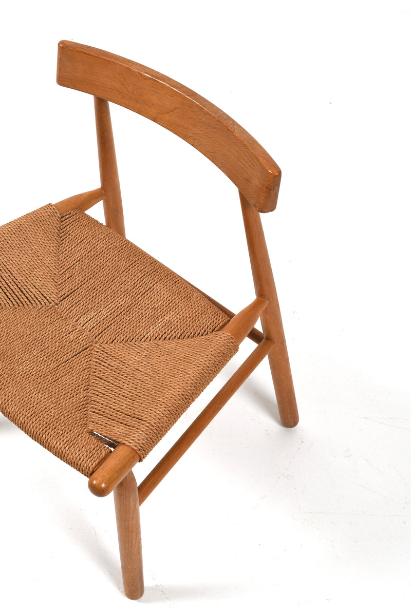 Dansk stol i ek med flätad sits i papperssnöre, 1950-tal