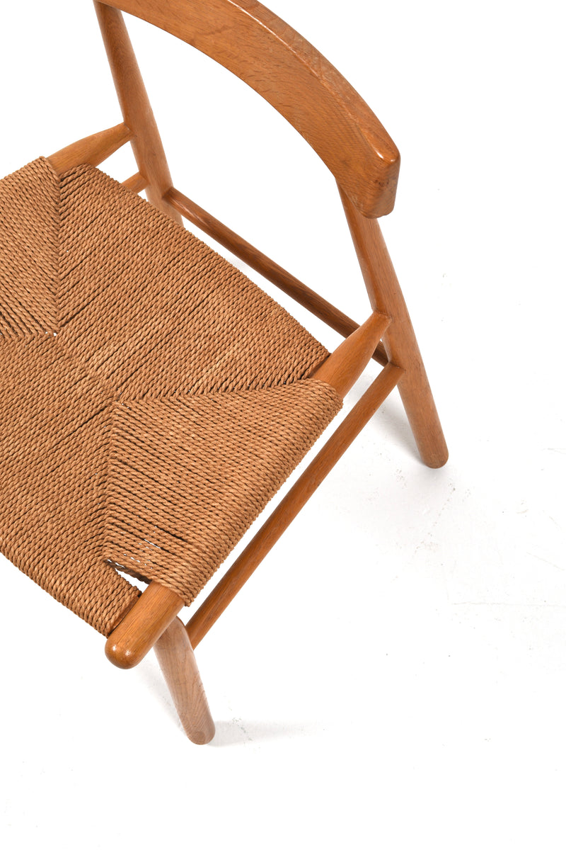 Dansk stol i ek med flätad sits i papperssnöre, 1950-tal