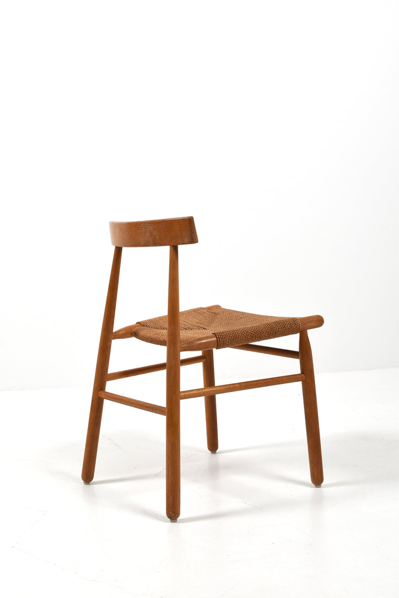 Dansk stol i ek med flätad sits i papperssnöre, 1950-tal