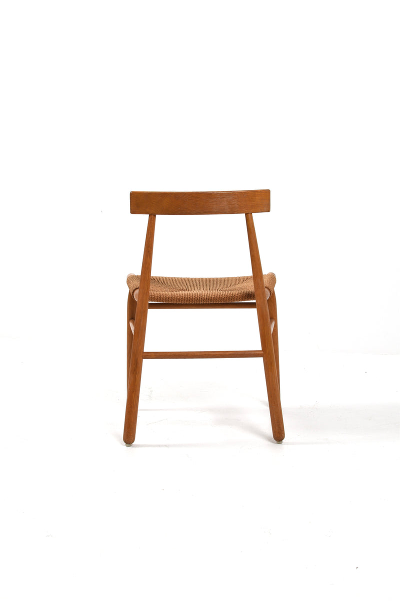 Dansk stol i ek med flätad sits i papperssnöre, 1950-tal