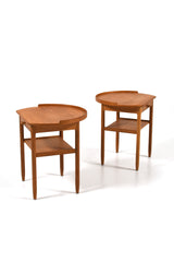Mid-century sängbord i ek med hyllplan och upphöjd kant, Bodafors design 1960-tal