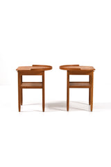 Mid-century sängbord i ek med hyllplan och upphöjd kant, Bodafors design 1960-tal