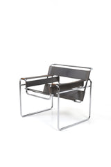 Ett par Wassily Lounge Chairs av Marcel Breuer för Knoll