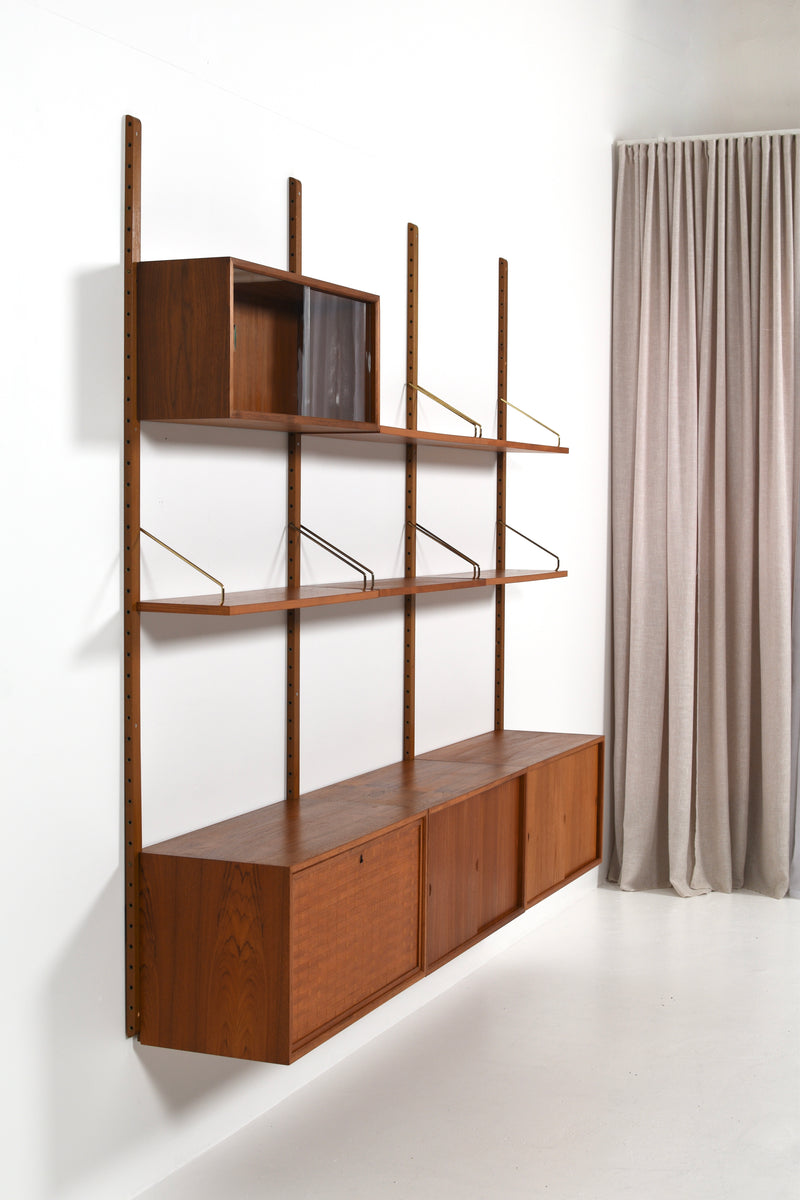 Hyllsystem "Royal System" av Poul Cadovius, Danmark, 60tal